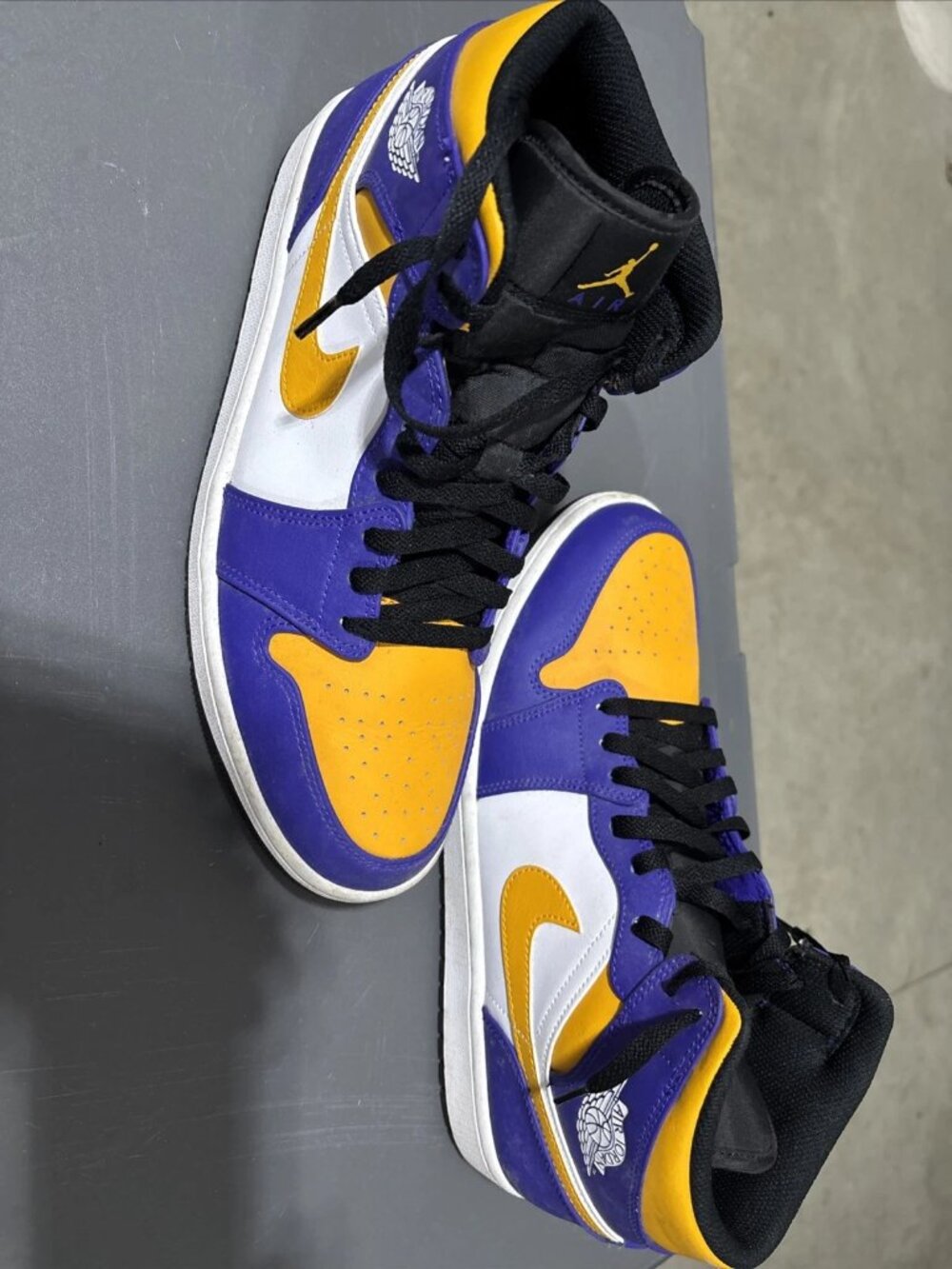 Nike Jordan 1 Mid Lakers Size 11 Men